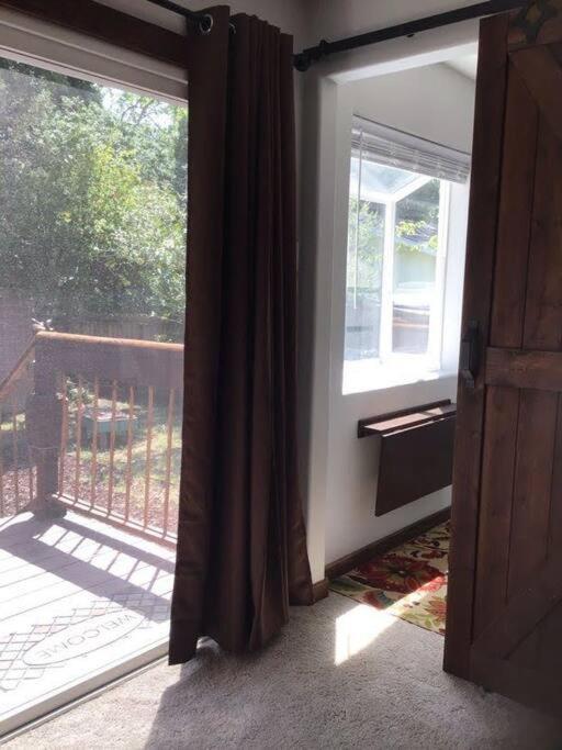 Refreshing Cottage With Luxury Bath Martinez Esterno foto